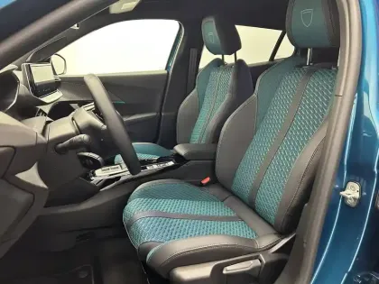 Photo 10 Peugeot 2008  Hybrid 110 ch e-DCS6