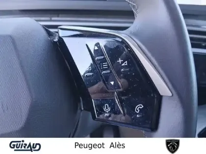 Photo 16 Peugeot 5008  Hybrid 145 ch e-DCS6