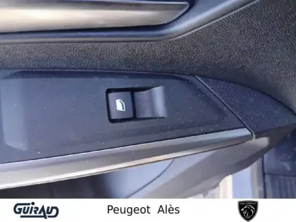 Photo 13 Peugeot 5008  Hybrid 145 ch e-DCS6