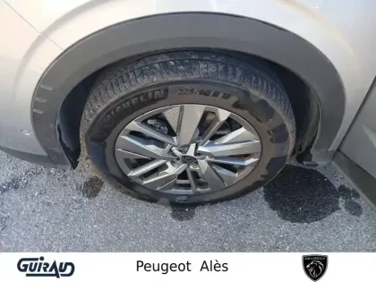 Photo 11 Peugeot 5008  Hybrid 145 ch e-DCS6