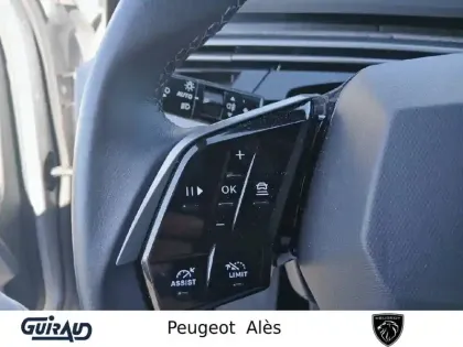Photo 17 Peugeot 5008  Hybrid 145 ch e-DCS6