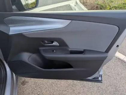Photo 12 Opel Mokka  Electrique 136 ch & Batterie 50 kWh