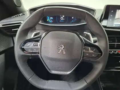 Photo 17 Peugeot 2008  PureTech 130 S&S EAT8