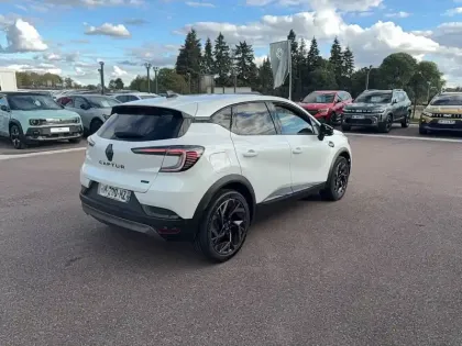 Photo 21 Renault Captur  E-Tech full hybrid 160 ch