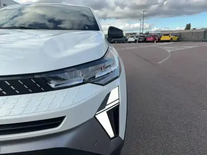 Photo 15 Renault Captur  E-Tech full hybrid 160 ch