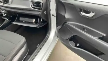 Photo 27 Kia Rio  1.2L MPi 84 ch ISG