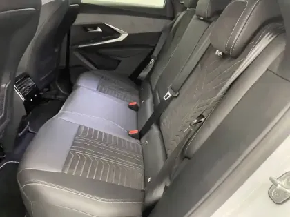 Photo 14 Peugeot 3008  Electrique 210 ch 73 kWh