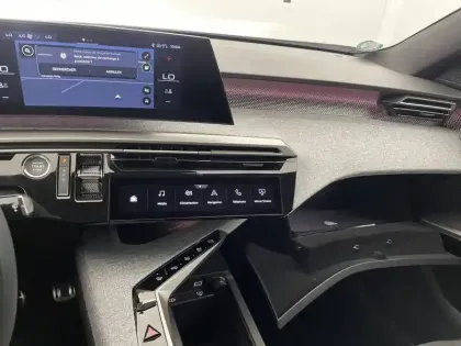 Photo 27 Peugeot 3008  Electrique 210 ch 73 kWh