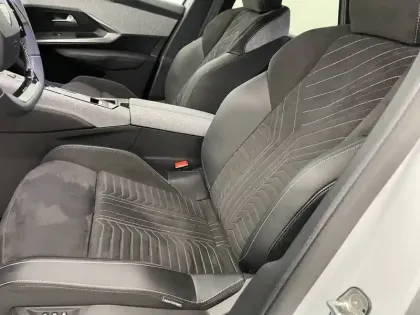 Photo 13 Peugeot 3008  Electrique 210 ch 73 kWh