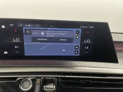 Photo 19 Peugeot 3008  Electrique 210 ch 73 kWh