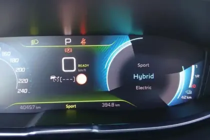 Photo 36 Peugeot 3008  Hybrid4 300 e-EAT8