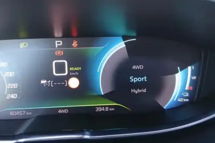 Photo 35 Peugeot 3008  Hybrid4 300 e-EAT8