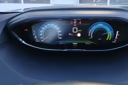 Photo 17 Peugeot 3008  Hybrid4 300 e-EAT8