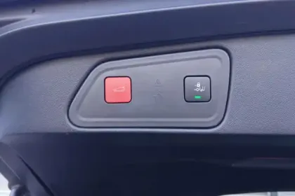 Photo 32 Peugeot 3008  Hybrid4 300 e-EAT8