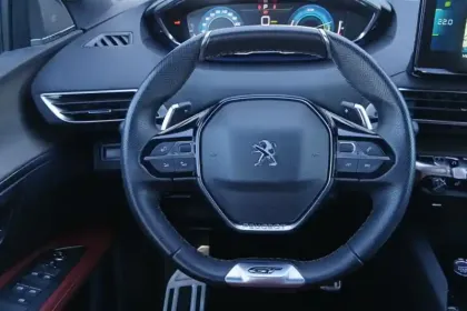 Photo 18 Peugeot 3008  Hybrid4 300 e-EAT8
