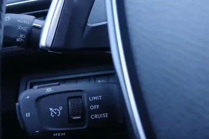 Photo 27 Peugeot 3008  Hybrid4 300 e-EAT8