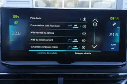Photo 37 Peugeot 3008  Hybrid4 300 e-EAT8