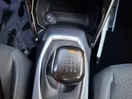 Photo 34 Peugeot 2008  PureTech 130 S&S BVM6