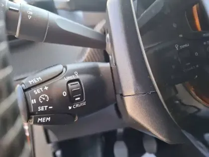 Photo 18 Peugeot 2008  PureTech 130 S&S BVM6