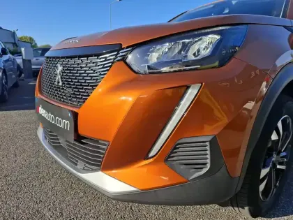 Photo 11 Peugeot 2008  PureTech 130 S&S BVM6