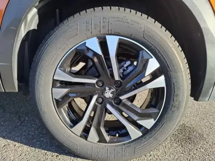 Photo 5 Peugeot 2008  PureTech 130 S&S BVM6