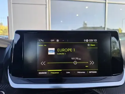 Photo 25 Peugeot 2008  PureTech 130 S&S BVM6