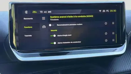 Photo 17 Peugeot 208  Hybrid 136 e-DCS6