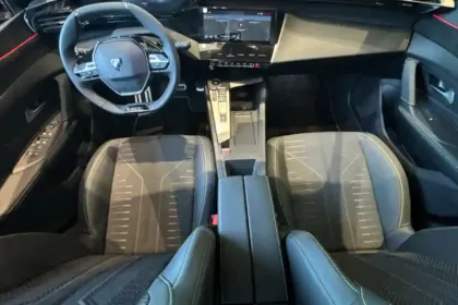 Photo 12 Peugeot 408  Hybrid 145 e-DCS6
