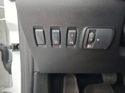 Photo 15 Renault Twingo  III Achat Intégral - 21