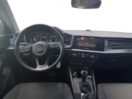 Photo 7 Audi A1 30 TFSI 110 ch S tronic 7 Design