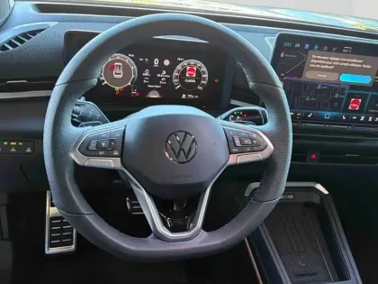 Photo 11 Volkswagen T-roc  1.5 eTSI 150ch R-Line DSG7
