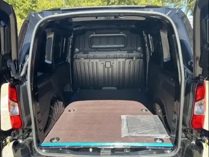 Photo 8 Fiat Doblo  Fg M Diesel 130ch automatique 25TH ANNIVERSARY