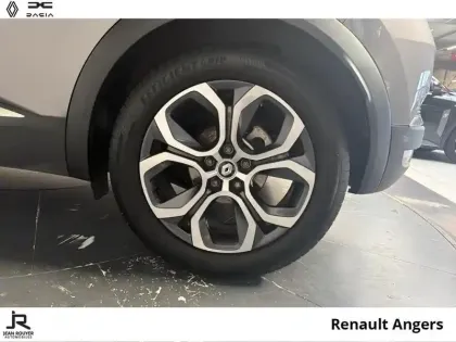 Photo 7 Renault Captur  1.6 E-Tech hybride 145ch Techno Fast Track