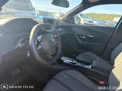 Photo 7 Peugeot 2008  e- 156ch 54 kWh Allure