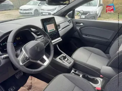 Photo 14 Renault Captur  1.8 E-Tech full hybrid 160ch Techno - 26