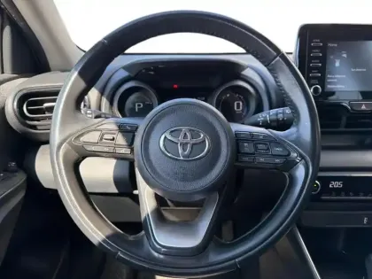 Photo 14 Toyota Yaris  116h Design 5p