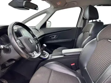 Photo 6 Renault Scenic Grand  1.3 TCe 140ch energy Business Intens 7 places