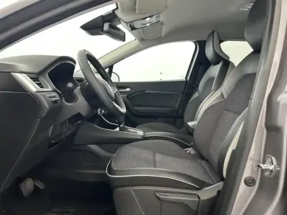 Photo 8 Renault Captur E-Tech hybride rechargeable 160 Techno 5p