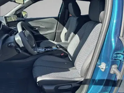 Photo 10 Peugeot 2008  Hybrid 145 ch e-DCS6