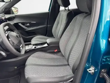 Photo 10 Peugeot 2008  Hybrid 145 ch e-DCS6