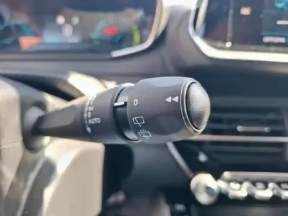 Photo 22 Peugeot 208  Electrique 50 kWh 136ch