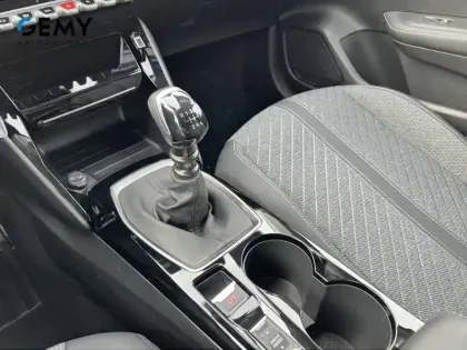 Photo 19 Peugeot 208  Turbo 100 ch BVM6