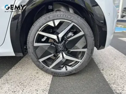 Photo 10 Peugeot 208  Turbo 100 ch BVM6