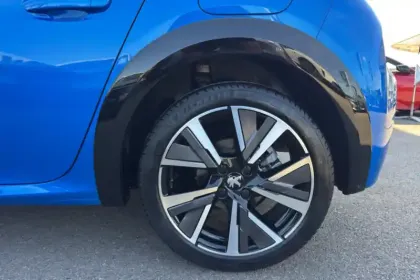 Photo 11 Peugeot 208  PureTech 130 S&S EAT8