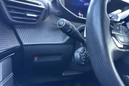 Photo 19 Peugeot 208  PureTech 130 S&S EAT8