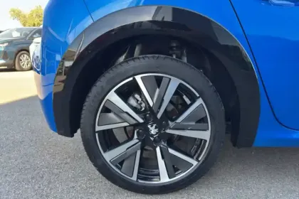 Photo 14 Peugeot 208  PureTech 130 S&S EAT8