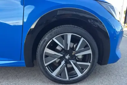 Photo 13 Peugeot 208  PureTech 130 S&S EAT8