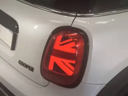 Photo 15 Mini Mini Hatch 3 Portes Cooper 136 ch DKG7
