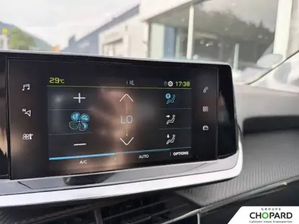Photo 16 Peugeot 208  Electrique 50 kWh 136ch