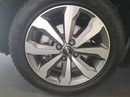 Photo 5 Kia Stonic  1.0 T-GDi 120 ch MHEV DCT7